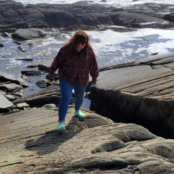 Meet your Posher, Sara - Picture 1 of 2